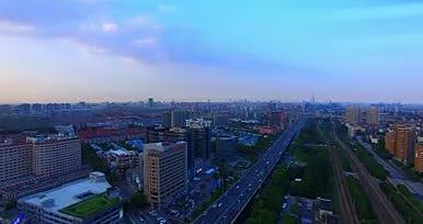 上海城市天际线清晨道路高楼航拍视频的预览图